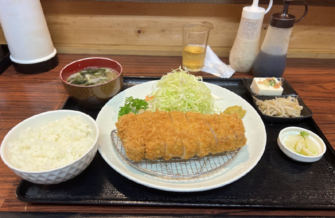 ロースカツ定食(於加乃）