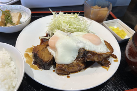 チャーシューエッグ定食（旅路）